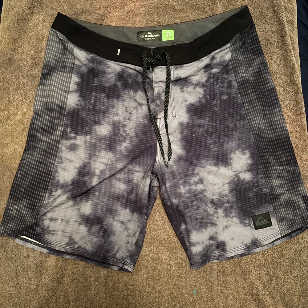 Quicksilver Highline Black Gray Bathing suit